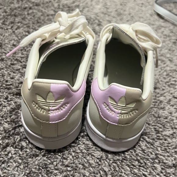 Adidas Primegreen Stan Smith Sneaker - Size 6 runs LARGE - Picture 7 of 8